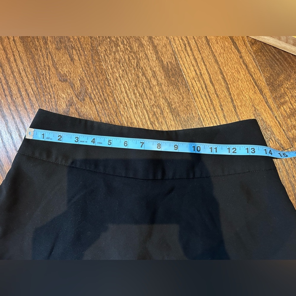 Express Black Women's Shorts - Picture 7 of 9